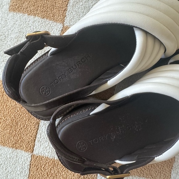 Tory Burch Lug Sole Heeled Sandals Quilted Leather Crisscross size 8 - Picture 11 of 11